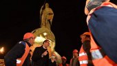 ПРЕДСЕДНИК СРБИЈЕ ОБИШАО САВСКИ ТРГ: Вучић саопштио добре вести - ускоро нам стижу нове дозе вакцина (ФОТО/ВИДЕО) ПРЕДСЕДНИК СРБИЈЕ ОБИШАО САВСКИ ТРГ: Вучић саопштио добре вести - ускоро нам стижу нове дозе вакцина (ФОТО/ВИДЕО)