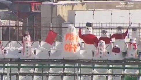 PUNE TRIBINE LUDIH NAVIJAČA: Armija Sneška Belića napunila tribine stadiona u Rumuniji (VIDEO) PUNE TRIBINE LUDIH NAVIJAČA: Armija Sneška Belića napunila tribine stadiona u Rumuniji (VIDEO)