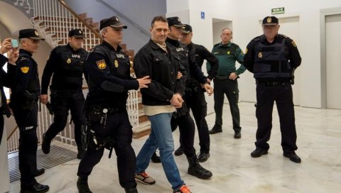СУЂЕЊЕ ВЕКА У ШПАНИЈИ - НА КЛУПИ ИГОР СРБИН: Позвано чак 60 сведока, Фехер ће бити у непробојној кабини СУЂЕЊЕ ВЕКА У ШПАНИЈИ - НА КЛУПИ ИГОР СРБИН: Позвано чак 60 сведока, Фехер ће бити у непробојној кабини
