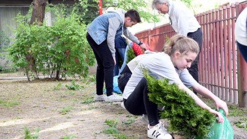 ДРВО ЗА БЕОГРАД И ЗА ЧИСТ ВАЗДУХ: При крају нацрти планова за зелени град и одрживу климу и енергију, који ће бити представљени у марту ДРВО ЗА БЕОГРАД И ЗА ЧИСТ ВАЗДУХ: При крају нацрти планова за зелени град и одрживу климу и енергију, који ће бити представљени у марту