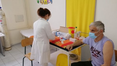 ВАКЦИНАЦИЈА У БОРСКОМ ОКРУГУ: Добар одзив грађана за имунизацију ВАКЦИНАЦИЈА У БОРСКОМ ОКРУГУ: Добар одзив грађана за имунизацију