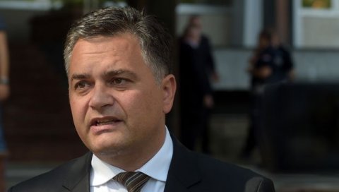 ПОЛЕДИЦА НЕГИРАО ДА ЈЕ ЗЛОУПОТРЕБИО ПОЛОЖАЈ: Одбрана предлаже Зорану Михајловић за сведока ПОЛЕДИЦА НЕГИРАО ДА ЈЕ ЗЛОУПОТРЕБИО ПОЛОЖАЈ: Одбрана предлаже Зорану Михајловић за сведока