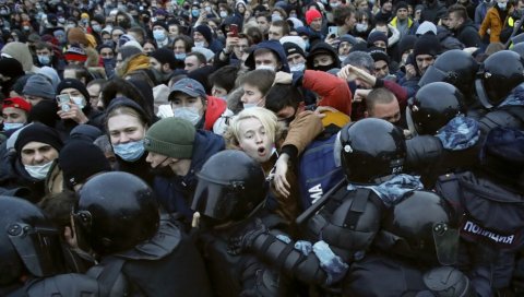 НАВАЉНИ СПРЕМА НОВЕ ПРОТЕСТЕ: Утврђен датум за следеће доказивање борбене готовости опозиције - 30. јануар НАВАЉНИ СПРЕМА НОВЕ ПРОТЕСТЕ: Утврђен датум за следеће доказивање борбене готовости опозиције - 30. јануар