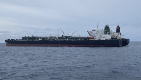 ИРАНЦИ И АМЕРИКАНЦИ ЗАПЛЕНИЛИ ТАНКЕРЕ: Нема превоза нафте за супарнике ИРАНЦИ И АМЕРИКАНЦИ ЗАПЛЕНИЛИ ТАНКЕРЕ: Нема превоза нафте за супарнике