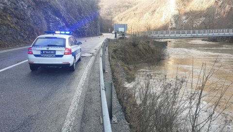 ПОЗНАТО КО ЈЕ МУШКАРАЦ ЧИЈЕ ЈЕ ТЕЛО НАЂЕНО: За њим се трагало од јануара! ПОЗНАТО КО ЈЕ МУШКАРАЦ ЧИЈЕ ЈЕ ТЕЛО НАЂЕНО: За њим се трагало од јануара!