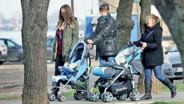 МАМАМА УЧЕШЋЕ ЗА СТАН: Влада усвојила пропис, купљена прва некретнина мораће да се води на мајку МАМАМА УЧЕШЋЕ ЗА СТАН: Влада усвојила пропис, купљена прва некретнина мораће да се води на мајку