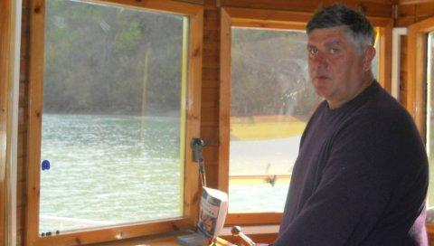 ЗБОГ КОРОНЕ ПЛОВИ ПО КОПНУ: Како је Миле Миличевић (62) од сплитског постао руђански „барба“ (ФОТО) ЗБОГ КОРОНЕ ПЛОВИ ПО КОПНУ: Како је Миле Миличевић (62) од сплитског постао руђански „барба“ (ФОТО)