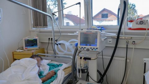 РЕСПИРАТОРИ „МИРУЈУ“: Двоструко мање пацијената у ковид одељењима лозничке болнице РЕСПИРАТОРИ „МИРУЈУ“: Двоструко мање пацијената у ковид одељењима лозничке болнице