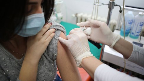 ВАКЦИНАЦИЈА У СРБИЈИ: До сада дато 1.651.170 доза вакцине против короне ВАКЦИНАЦИЈА У СРБИЈИ: До сада дато 1.651.170 доза вакцине против короне