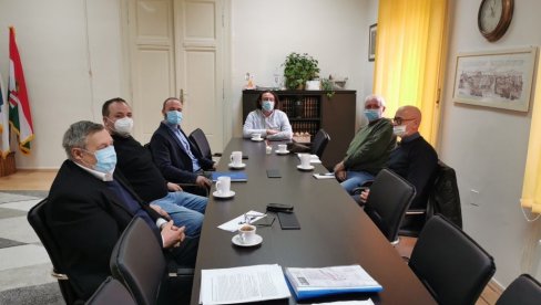 ЧИСТЕ КРИВАЈУ ОД ОТРОВА: Представници Бачке Тополе предочили да ће бити заштићена аутохтона војвођанска река ЧИСТЕ КРИВАЈУ ОД ОТРОВА: Представници Бачке Тополе предочили да ће бити заштићена аутохтона војвођанска река