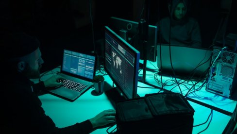 НА РЕДУ СУ ПРВА ХАПШЕЊА: Полиција проследила документацију тужилаштву о прислушкивању Вучића, испитано око 100 полицијских службеника НА РЕДУ СУ ПРВА ХАПШЕЊА: Полиција проследила документацију тужилаштву о прислушкивању Вучића, испитано око 100 полицијских службеника