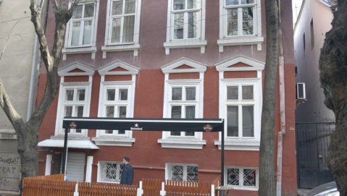 GOSTI ZARADILI 45 PREKRŠAJNIH: Zbog korona žurke u Kapetan Mišinoj 16, intervenisala komunalna milicija, kažnjeni okupljeni GOSTI ZARADILI 45 PREKRŠAJNIH: Zbog korona žurke u Kapetan Mišinoj 16, intervenisala komunalna milicija, kažnjeni okupljeni