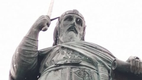 МАЧ И ЖЕЗЛО СВЕТОГ САВЕ: Ово су сви симболи који се налазе на импозантном споменику Стефану Немањи (ФОТО/ВИДЕО) МАЧ И ЖЕЗЛО СВЕТОГ САВЕ: Ово су сви симболи који се налазе на импозантном споменику Стефану Немањи (ФОТО/ВИДЕО)