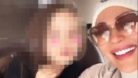 ЦЕЦА У ЗАГРЉАЈУ БОГДАНОВЕ ЋЕРКЕ: Певачица објавила емотиван снимак са маленом Искром (ВИДЕО) ЦЕЦА У ЗАГРЉАЈУ БОГДАНОВЕ ЋЕРКЕ: Певачица објавила емотиван снимак са маленом Искром (ВИДЕО)
