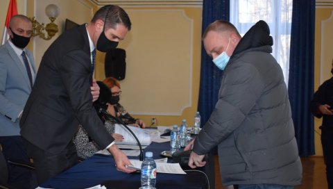 ИЗ ГРАДСКЕ КАСЕ 38 МИЛИОНА ЗА 46 СПОРТСКИХ ЕКИПА: Град Кикинда повећао буџет за финансирање спортских клубова ИЗ ГРАДСКЕ КАСЕ 38 МИЛИОНА ЗА 46 СПОРТСКИХ ЕКИПА: Град Кикинда повећао буџет за финансирање спортских клубова