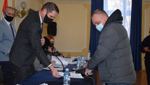 IZ GRADSKE KASE 38 MILIONA ZA 46 SPORTSKIH EKIPA: Grad Kikinda povećao budžet za finansiranje sportskih klubova IZ GRADSKE KASE 38 MILIONA ZA 46 SPORTSKIH EKIPA: Grad Kikinda povećao budžet za finansiranje sportskih klubova
