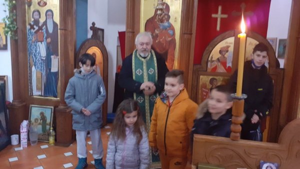 РАДОСТ ЗА НАЈМЛАЂЕ: Савиндан у богомољама Јадра, Подриња, Рађевине и Азбуковице РАДОСТ ЗА НАЈМЛАЂЕ: Савиндан у богомољама Јадра, Подриња, Рађевине и Азбуковице