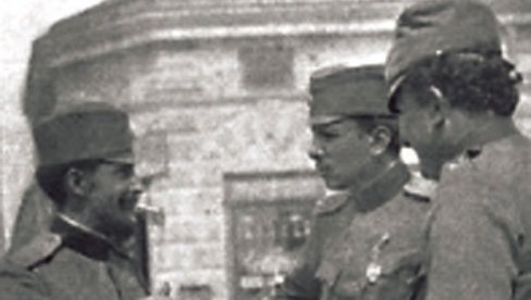 STRAH OD MAJORA TANKOSIĆA: Austrijski listovi su pisali da su zarobili čuvenog oficira, dok je on sedeo u gostionici u Gradištu STRAH OD MAJORA TANKOSIĆA: Austrijski listovi su pisali da su zarobili čuvenog oficira, dok je on sedeo u gostionici u Gradištu