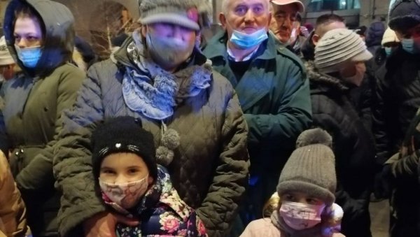 ГРАЂАНИ ОДУШЕВЉЕНИ: Стефан Немања је зачетник наше државе! Добро је што напокон имамо овакав споменик (ФОТО) ГРАЂАНИ ОДУШЕВЉЕНИ: Стефан Немања је зачетник наше државе! Добро је што напокон имамо овакав споменик (ФОТО)
