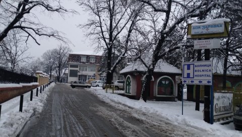 КОВИД У ПАРАЋИНСКОЈ БОЛНИЦИ: Без смртних случајева, али лагано расте број хоспиталитованих пацијената и заражених медицинских радника КОВИД У ПАРАЋИНСКОЈ БОЛНИЦИ: Без смртних случајева, али лагано расте број хоспиталитованих пацијената и заражених медицинских радника