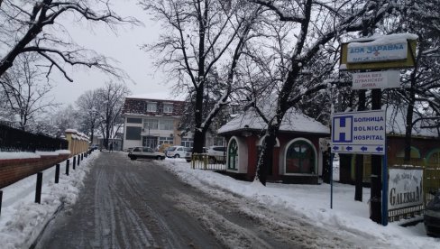 КОВИД У ПАРАЋИНСКОЈ БОЛНИЦИ: Без смртних случајева, али лагано расте број хоспиталитованих пацијената и заражених медицинских радника КОВИД У ПАРАЋИНСКОЈ БОЛНИЦИ: Без смртних случајева, али лагано расте број хоспиталитованих пацијената и заражених медицинских радника