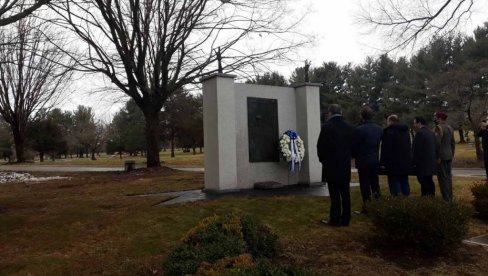 DA SE ISTINA NE ZABORAVI: Venac Ambasade Srbije na spomeniku žrtvama Holokausta (FOTO) DA SE ISTINA NE ZABORAVI: Venac Ambasade Srbije na spomeniku žrtvama Holokausta (FOTO)