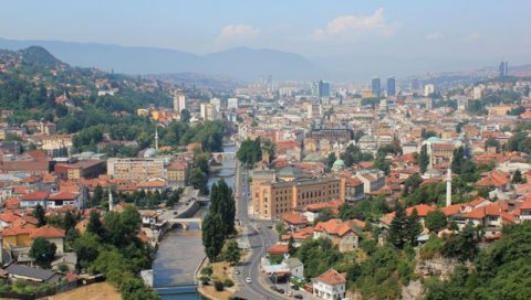 ПРОТЕСТ ЗБОГ ВИКЕНД ЗАКЉУЧАВАЊА: Сарајлије незадовољне вођењем епидемиолошке ситуације ПРОТЕСТ ЗБОГ ВИКЕНД ЗАКЉУЧАВАЊА: Сарајлије незадовољне вођењем епидемиолошке ситуације