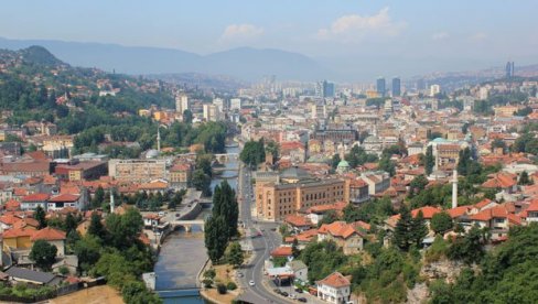 KORONA ZATVARA SARAJEVO: U Kantonu zabrana kretanja za vikend KORONA ZATVARA SARAJEVO: U Kantonu zabrana kretanja za vikend
