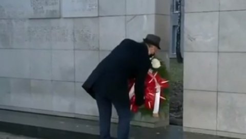 БЛАМ НА ЦРНОГОРСКОЈ ТЕЛЕВИЗИЈИ: Погледајте шта су у Дневнику рекли за жртве Холокауста (ВИДЕО) БЛАМ НА ЦРНОГОРСКОЈ ТЕЛЕВИЗИЈИ: Погледајте шта су у Дневнику рекли за жртве Холокауста (ВИДЕО)
