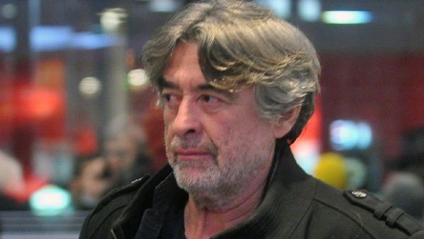 НИШТА НИЈЕ ОСТАВИО НЕЗАВРШЕНО: Милан Караџић за Новости након смрти Жарка Лаушевића НИШТА НИЈЕ ОСТАВИО НЕЗАВРШЕНО: Милан Караџић за Новости након смрти Жарка Лаушевића