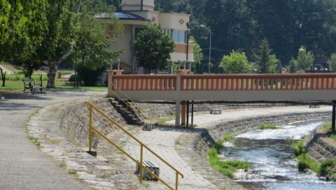 СМРТ МИГРАНТА У БЛИЗИНИ ВРАЊСКЕ БАЊЕ: Две особе ухапшене због кријумчарења СМРТ МИГРАНТА У БЛИЗИНИ ВРАЊСКЕ БАЊЕ: Две особе ухапшене због кријумчарења