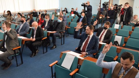 ПРОДАВЦИМА РОК ЗА ПОСТАВЉАЊЕ РОБЕ НА ТЕЗГУ: У Јагодини усвојене одлуке о пијацама ПРОДАВЦИМА РОК ЗА ПОСТАВЉАЊЕ РОБЕ НА ТЕЗГУ: У Јагодини усвојене одлуке о пијацама