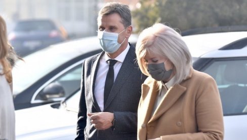 DOKAZI NE ODGOVARAJU ČINJENICAMA: Afera Respiratori - Premijer FBiH Novalić i ostali negirali krivicu DOKAZI NE ODGOVARAJU ČINJENICAMA: Afera Respiratori - Premijer FBiH Novalić i ostali negirali krivicu