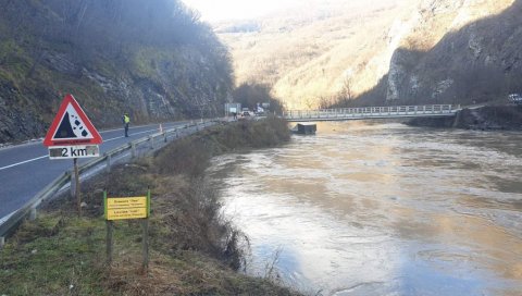 НАЈНОВИЈЕ УПОЗОРЕЊЕ РХМЗ: Пораст водостаја на Лиму и Ибру са достизањем границе ванредне одбране од поплава