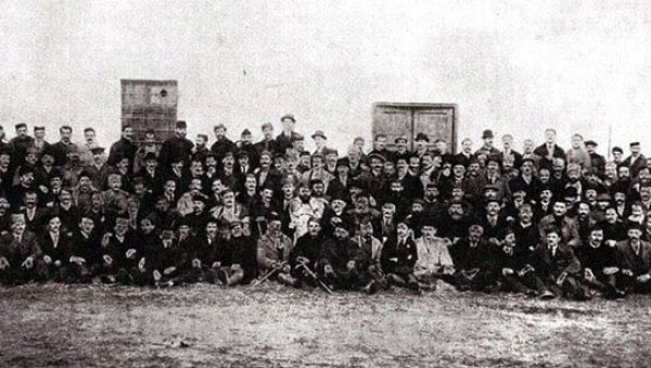 ДАН УЈЕДИЊЕЊА ДРЖАВНИ ПРАЗНИК: Иницијатива Српског националног савета ДАН УЈЕДИЊЕЊА ДРЖАВНИ ПРАЗНИК: Иницијатива Српског националног савета