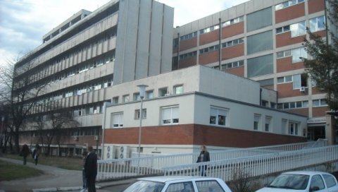 ЗАДОБИО ТЕШКЕ ТЕЛЕСНЕ ПОВРЕДЕ: Огласили се из Опште болнице у Чачку о стању радника повређеног у фабрици