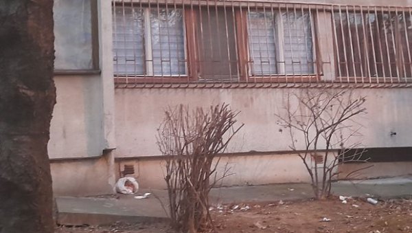 ПРОЗИВКА НЕУРЕДНИХ У МИРИЈЕВУ: Брука и срамота - остављају отпад где стигну, смеће бацају и кроз прозор! ПРОЗИВКА НЕУРЕДНИХ У МИРИЈЕВУ: Брука и срамота - остављају отпад где стигну, смеће бацају и кроз прозор!
