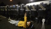 NACIJA NA NOGAMA: Hiljade poljaka protestuje protiv zakona o abortusu (FOTO) NACIJA NA NOGAMA: Hiljade poljaka protestuje protiv zakona o abortusu (FOTO)