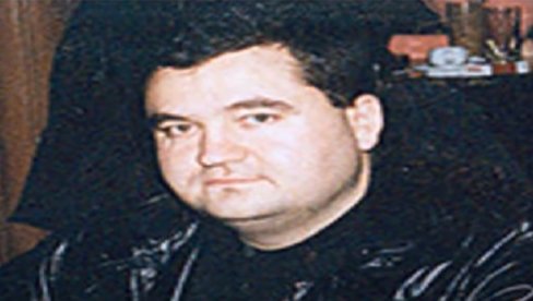 ЧЕТИРИ ЗАСЕДЕ НИЈЕ ПРЕЖИВЕО: Цеци је први изјавио саучешће, чували га полицајци, али ништа га није спасило сигурне смрти ЧЕТИРИ ЗАСЕДЕ НИЈЕ ПРЕЖИВЕО: Цеци је први изјавио саучешће, чували га полицајци, али ништа га није спасило сигурне смрти