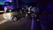 ТЕШКА САОБРАЋАЈКА КОД КРАЉЕВА: Сударила се три возила, пет особа повређено ТЕШКА САОБРАЋАЈКА КОД КРАЉЕВА: Сударила се три возила, пет особа повређено