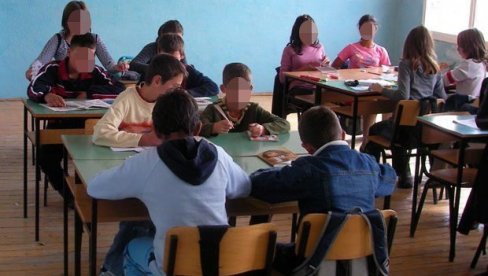 СРБИМА ОСПОРАВАЈУ ПРАВО НА ЈЕЗИК И ВЕРУ! Најава повратка програма на српском у македонске школе изазвала срамне реакције бугарских суседа СРБИМА ОСПОРАВАЈУ ПРАВО НА ЈЕЗИК И ВЕРУ! Најава повратка програма на српском у македонске школе изазвала срамне реакције бугарских суседа