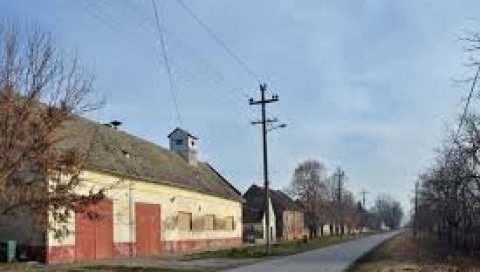 МЕЂА НЕ ПАМТИ СВАДБЕ: Како изумире једно од најстаријих села у средњем Банату МЕЂА НЕ ПАМТИ СВАДБЕ: Како изумире једно од најстаријих села у средњем Банату