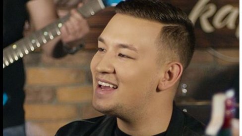 ON ME JE UVEO U MUZIKU: Uroš Živković otkrio koji poznati pevač je krivac za njegovu karijeru ON ME JE UVEO U MUZIKU: Uroš Živković otkrio koji poznati pevač je krivac za njegovu karijeru