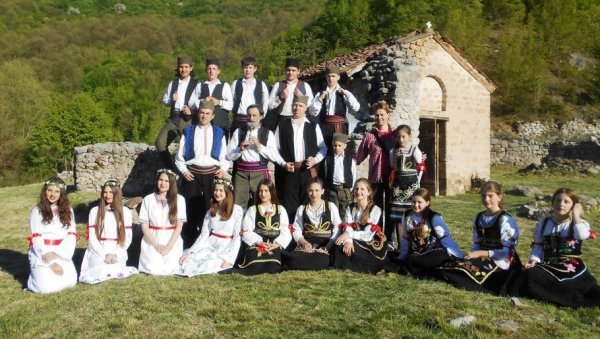 НИ КОРОНА НИЈЕ ЈАЧА ОД ЕНТУЗИЈАЗМА: Друштво “Петрус”, из Забреге, упркос пандемији одржало све манифестације НИ КОРОНА НИЈЕ ЈАЧА ОД ЕНТУЗИЈАЗМА: Друштво “Петрус”, из Забреге, упркос пандемији одржало све манифестације