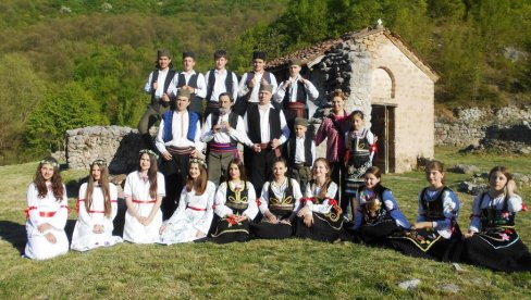 НИ КОРОНА НИЈЕ ЈАЧА ОД ЕНТУЗИЈАЗМА: Друштво “Петрус”, из Забреге, упркос пандемији одржало све манифестације НИ КОРОНА НИЈЕ ЈАЧА ОД ЕНТУЗИЈАЗМА: Друштво “Петрус”, из Забреге, упркос пандемији одржало све манифестације