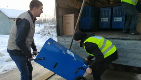 POMOĆ OKO RAČUNA ZA STRUJU: Humanitarna organizacija Adra u Pirotu dopremila 100 sušilica za oštećena domaćinstva POMOĆ OKO RAČUNA ZA STRUJU: Humanitarna organizacija Adra u Pirotu dopremila 100 sušilica za oštećena domaćinstva