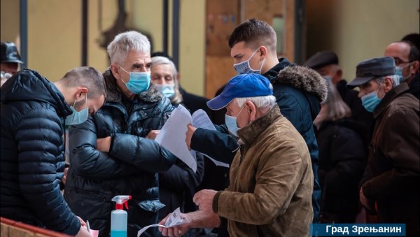 ВИШЕ ОД 4.500 ВАКЦИНИСАНИХ У ЗРЕЊАНИНУ: Велико интересовање грађана за имунизацију, специјалне болнице излазе из ковид система ВИШЕ ОД 4.500 ВАКЦИНИСАНИХ У ЗРЕЊАНИНУ: Велико интересовање грађана за имунизацију, специјалне болнице излазе из ковид система