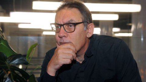 СВАКОВРСНИ КРПЕЖ: Нас који се не слажемо да је аутор Проклете авлије писао на некаквом СХБЦГ, Нинов понављач ће назвати националистима СВАКОВРСНИ КРПЕЖ: Нас који се не слажемо да је аутор Проклете авлије писао на некаквом СХБЦГ, Нинов понављач ће назвати националистима