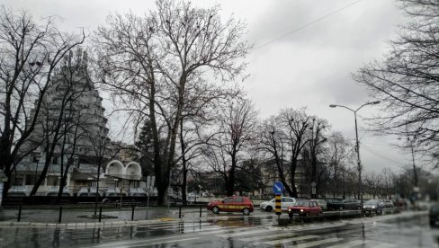 ZA VIKEND JOŠ PORASTAO BROJ HOSPITALIZOVANIH: U Paraćinu na kovid-odeljenju 43 pacijenta, jedan intubiran ZA VIKEND JOŠ PORASTAO BROJ HOSPITALIZOVANIH: U Paraćinu na kovid-odeljenju 43 pacijenta, jedan intubiran