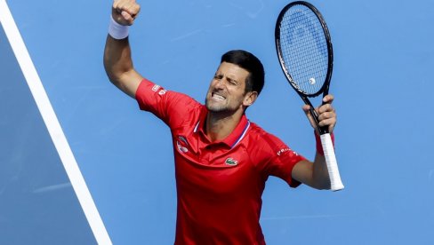 UHVAĆENA NA DELU! Čuvena američka zvezda izazvala bez navijača Novaka Đokovića, a onda otkriveno zašto je obrisala objavu sa Federerom UHVAĆENA NA DELU! Čuvena američka zvezda izazvala bez navijača Novaka Đokovića, a onda otkriveno zašto je obrisala objavu sa Federerom